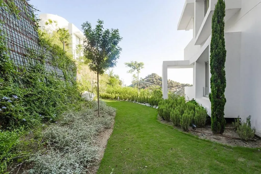 Apartment Stunning 2 Bedroom Palo Alto, Pool + Gym Rdr304 Marbella Spain